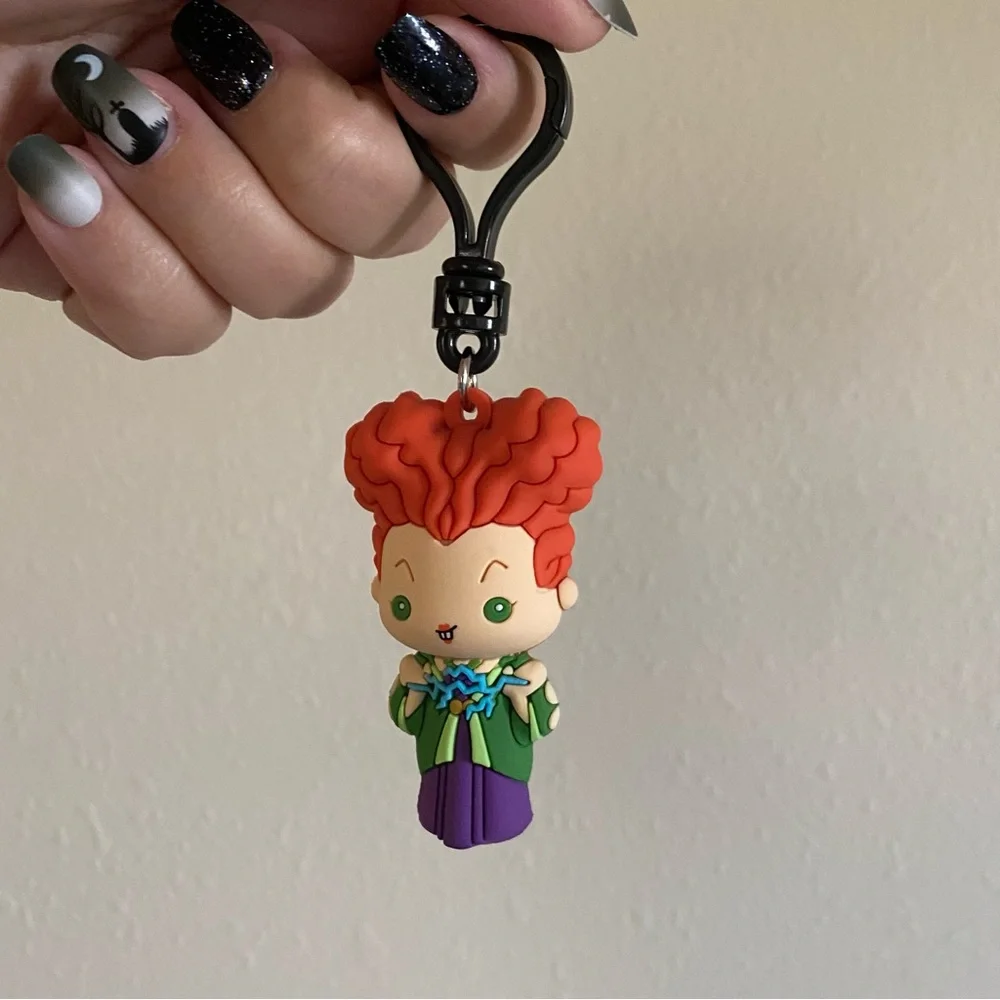 Disney Hocus Pocus Winifred Bag Clip Halloween - Picture 2 of 3